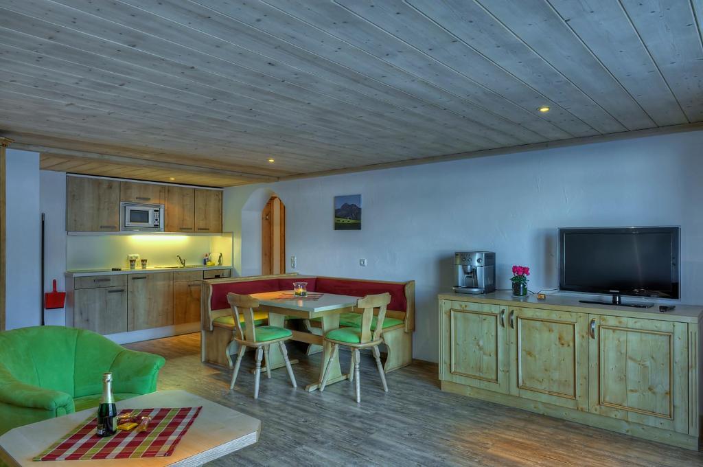 Ferien-Schloessle Michaela Appartement Riezlern Kamer foto