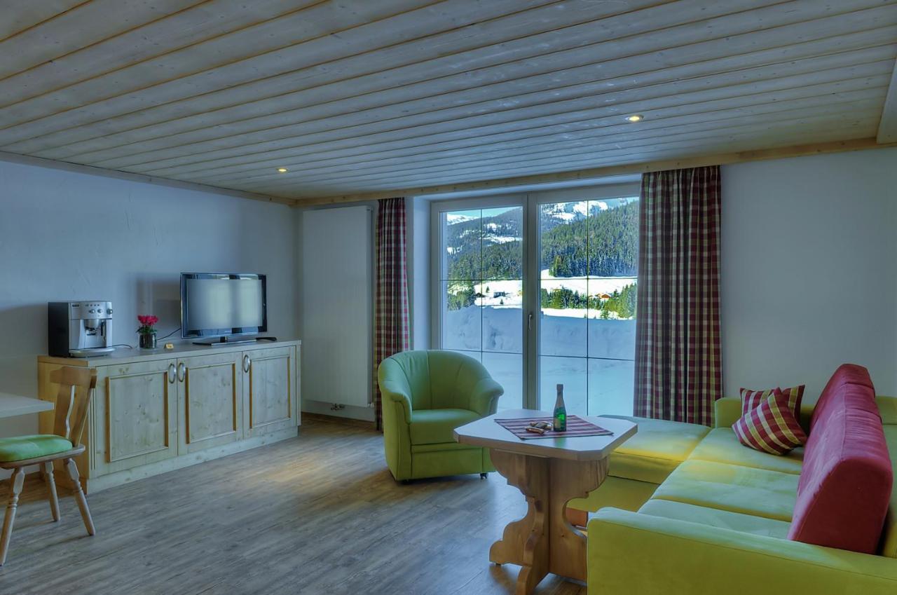 Ferien-Schloessle Michaela Appartement Riezlern Kamer foto